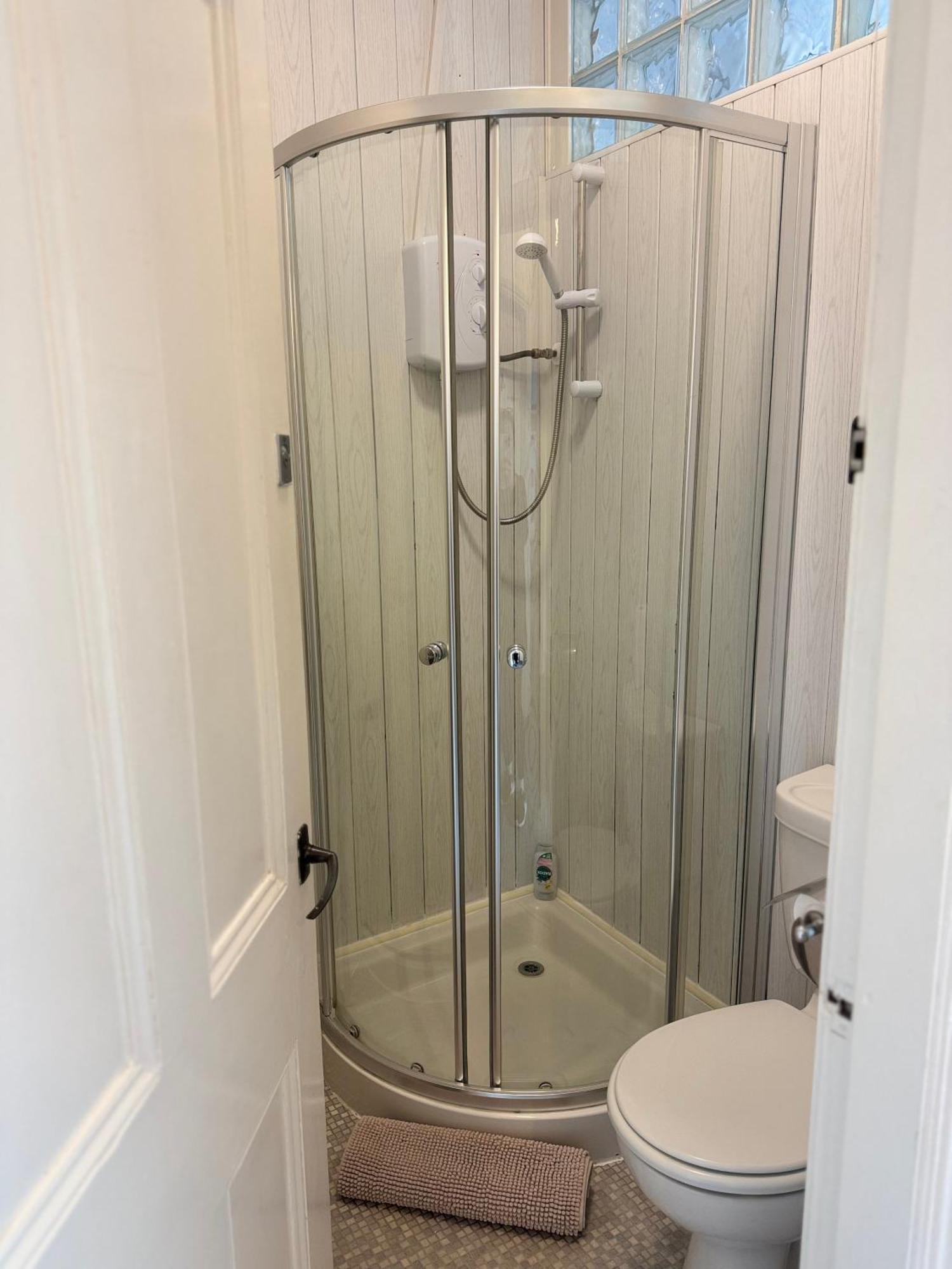 Single Room with Shared Bathroom