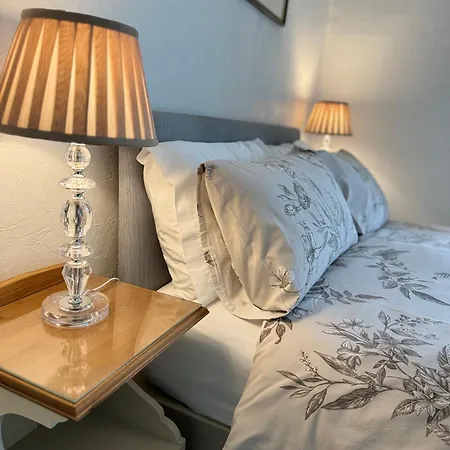 The Olivers Guest House-2